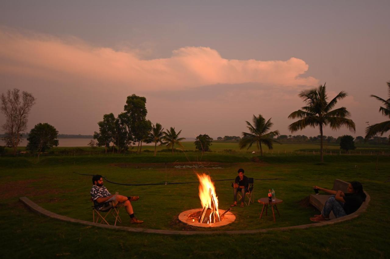 Hotel Fireflies Kabini Begūr Esterno foto